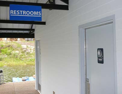 Men's and Women's restrooms are available to customers at Briarcliff Marina